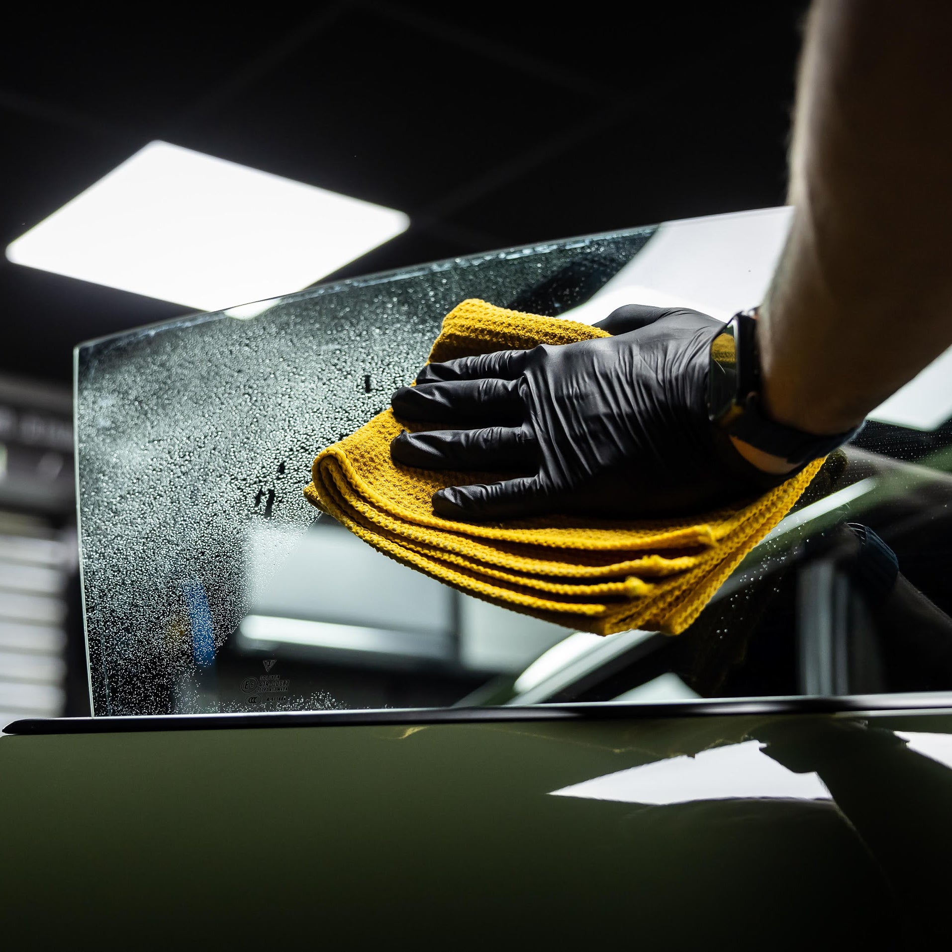 Wiping Glass Window With Superior Waffle Cloth