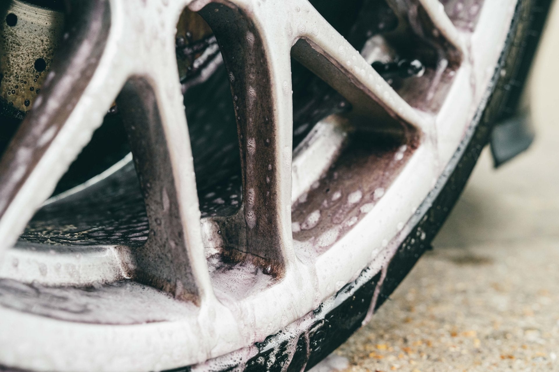How To Clean Alloy Wheels Properly