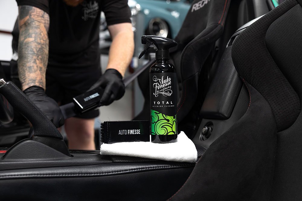 How To Clean Car Seat Belts Properly image