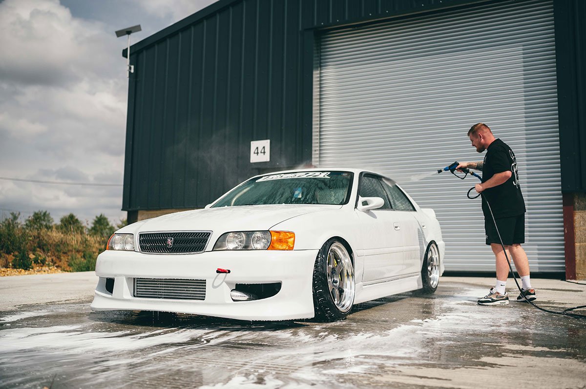 How to Maintain Your Car’s Exterior with the Right Detailing Products?