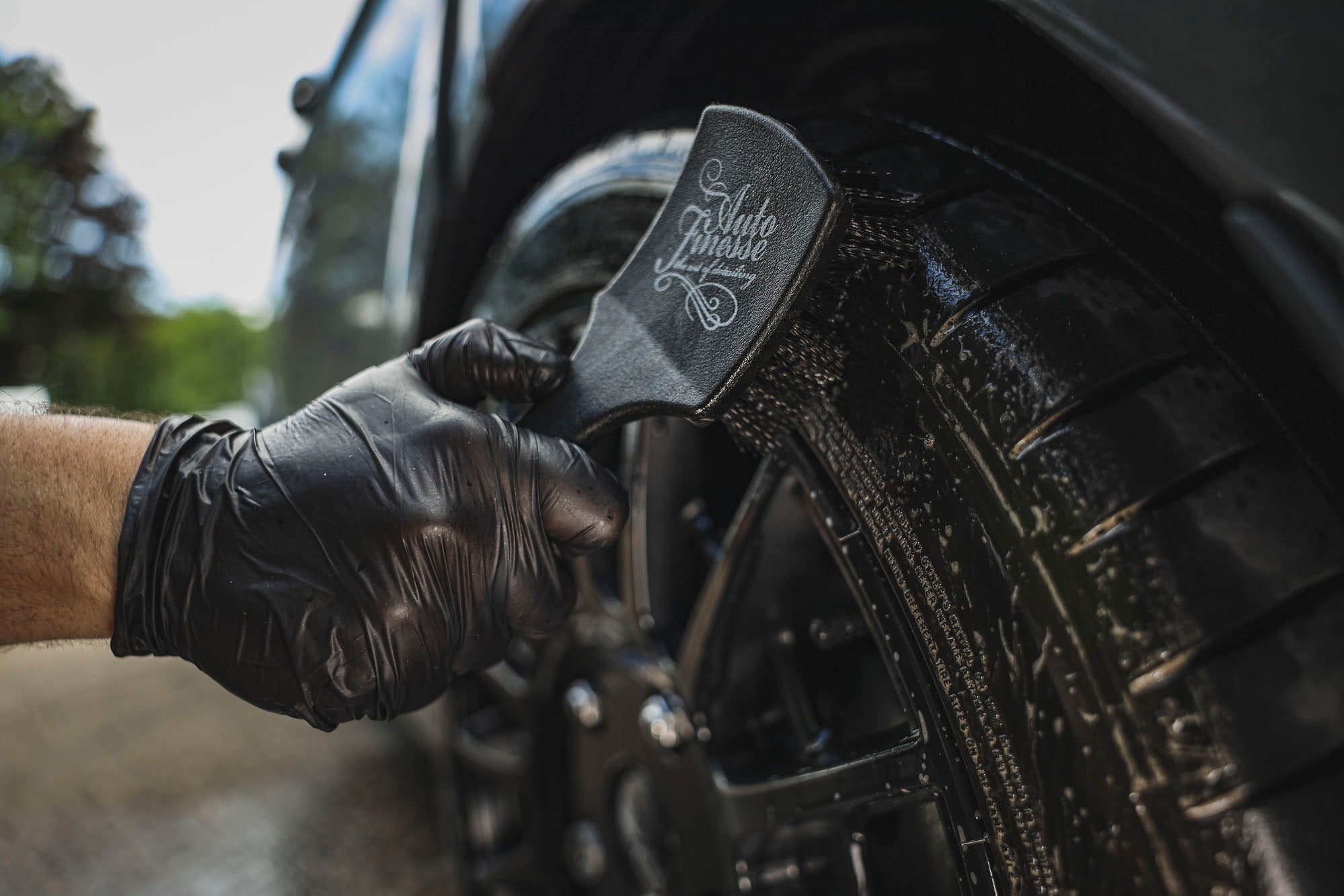 Why You Should Never Pass Up Cleaning Your Tyre Walls