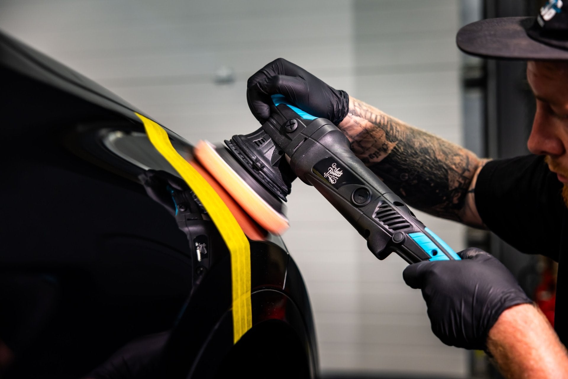 How to Use a Dual-Action Car Polisher for Beginners image