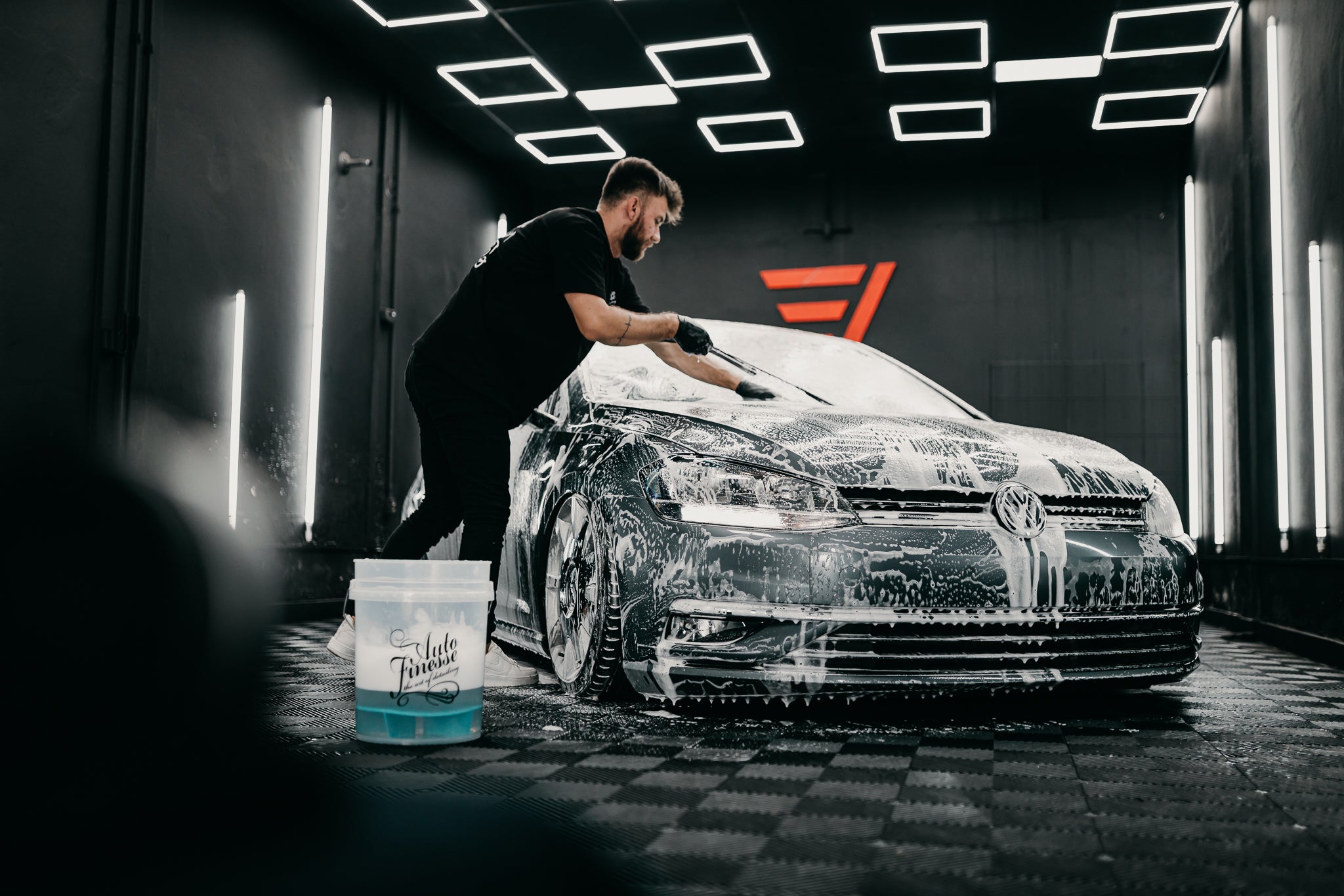 Our range of pH neutral car wash shampoos cover you for every surface. Browse our extensive range of car wash shampoos below.