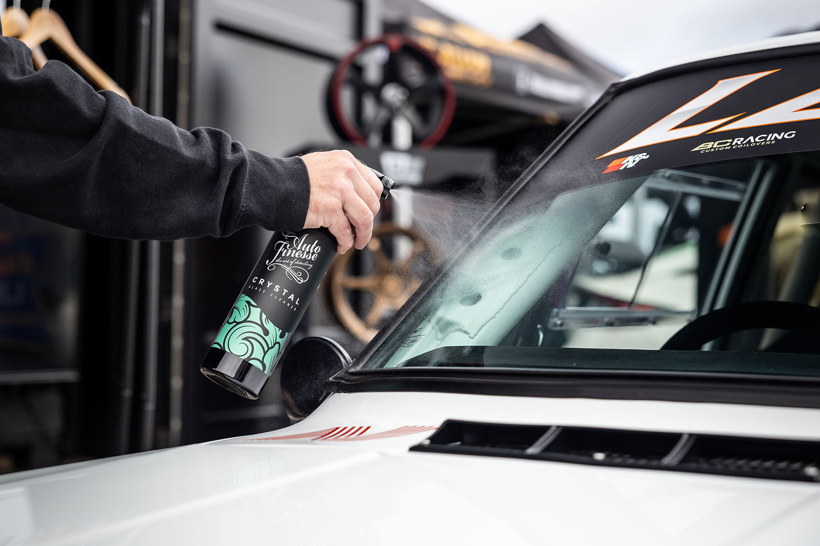 Detailing essentials which offer the easy way to get crystal-clear, smear-free glass on every detail.