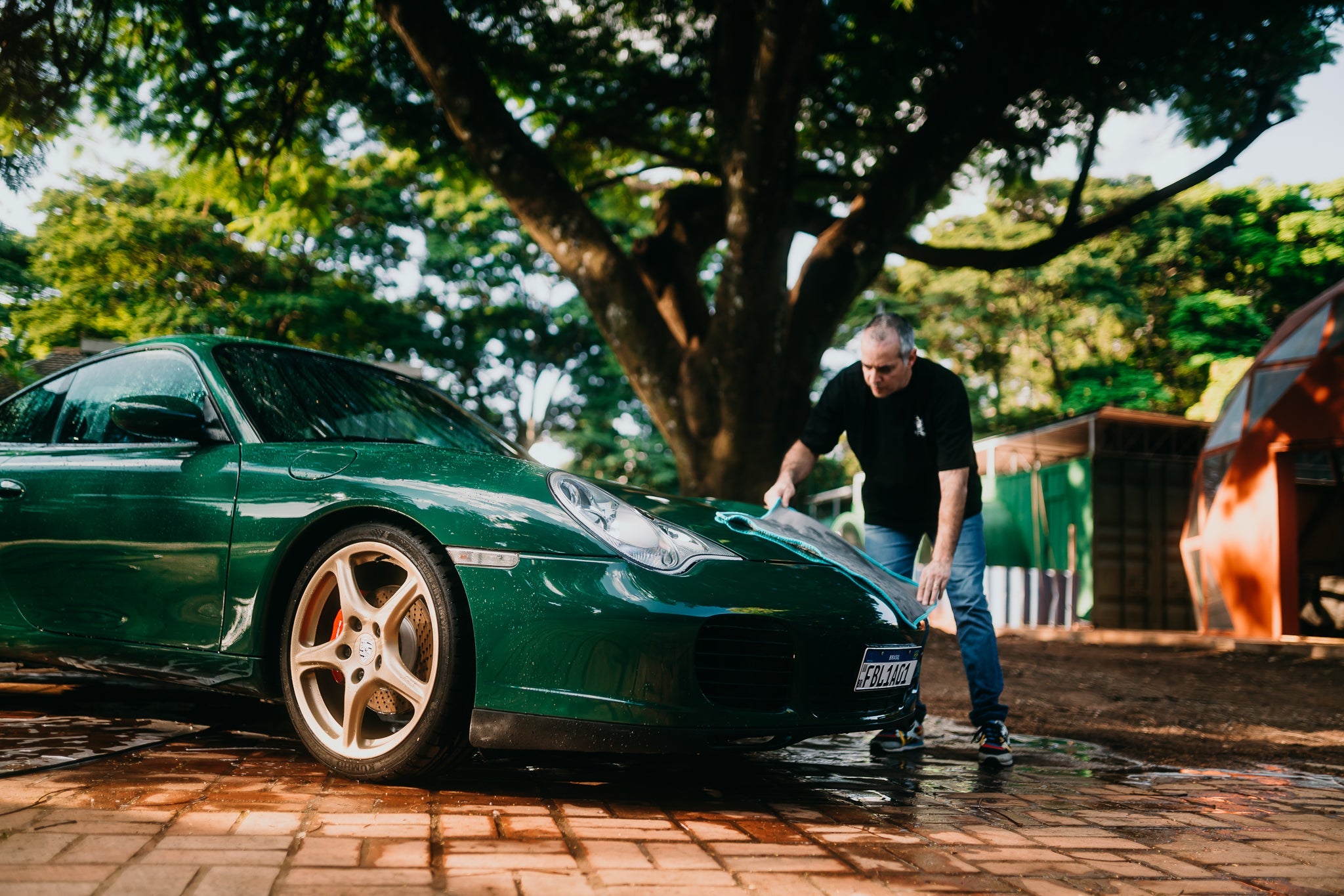 Luxury microfibre drying towels to keep your paintwork swirl free