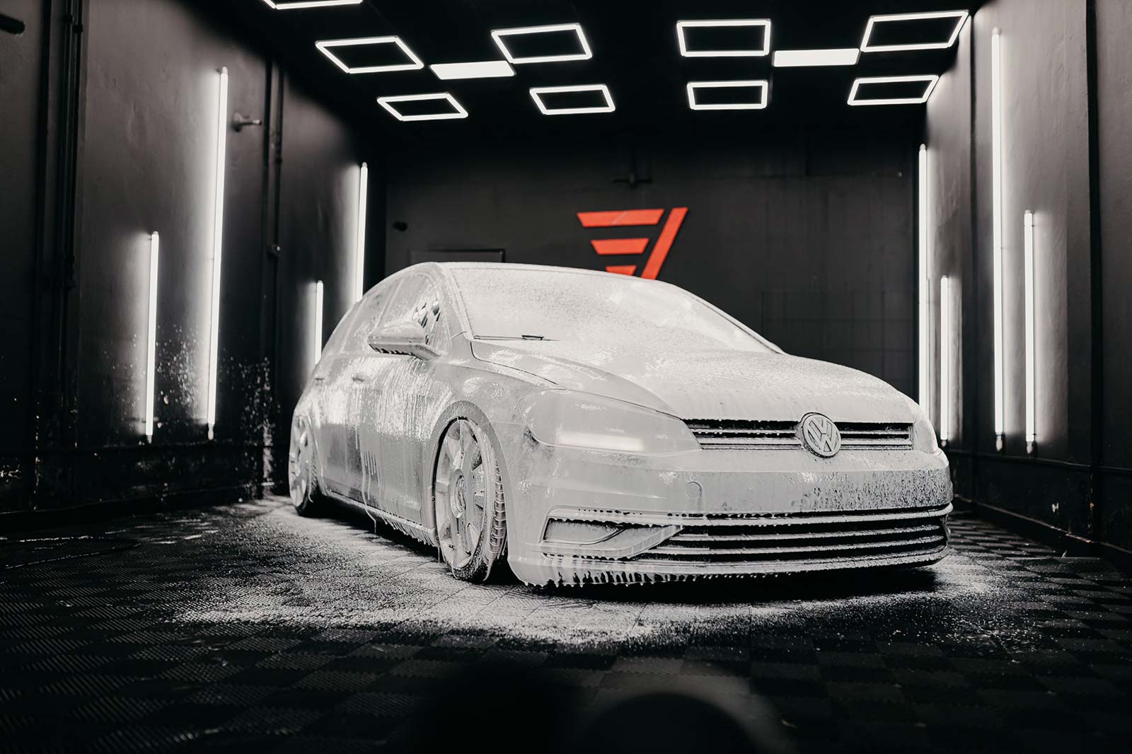 Snow foam designed specifically for the most effective pre-wash, ensuring a through clean before the main wash process. Please see our range of snow foam below.