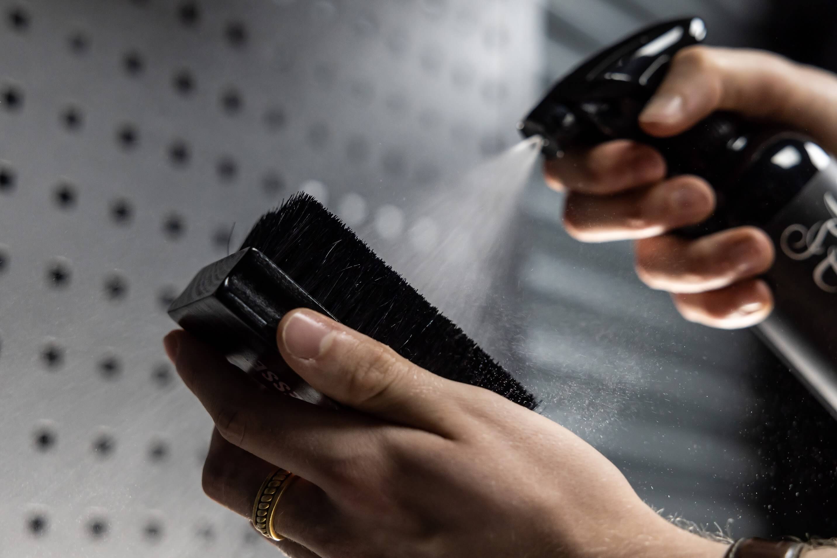 Auto Finesse Upholstery Brush premiový kartáč