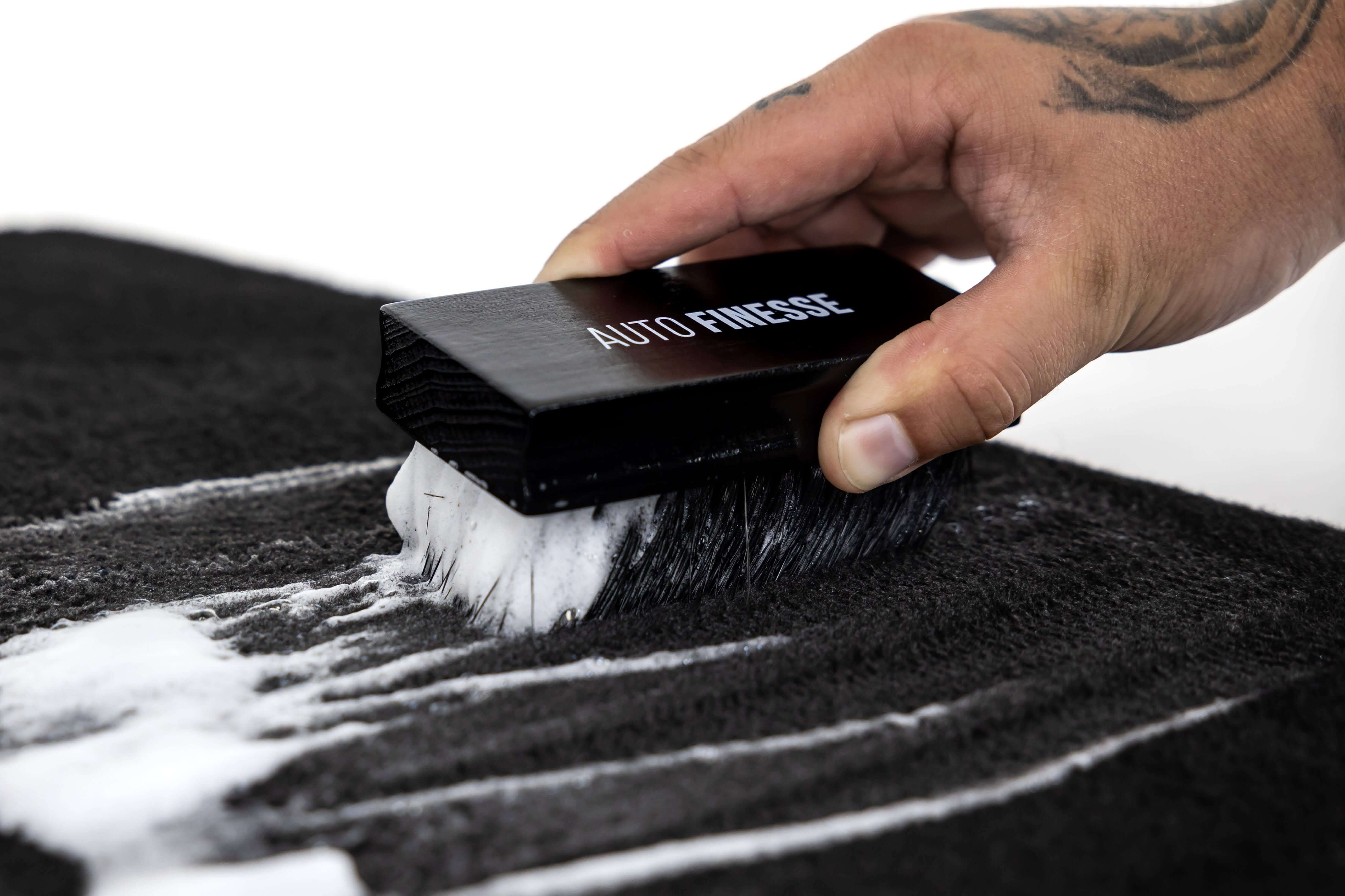 Auto Finesse Upholstery Brush premiový kartáč