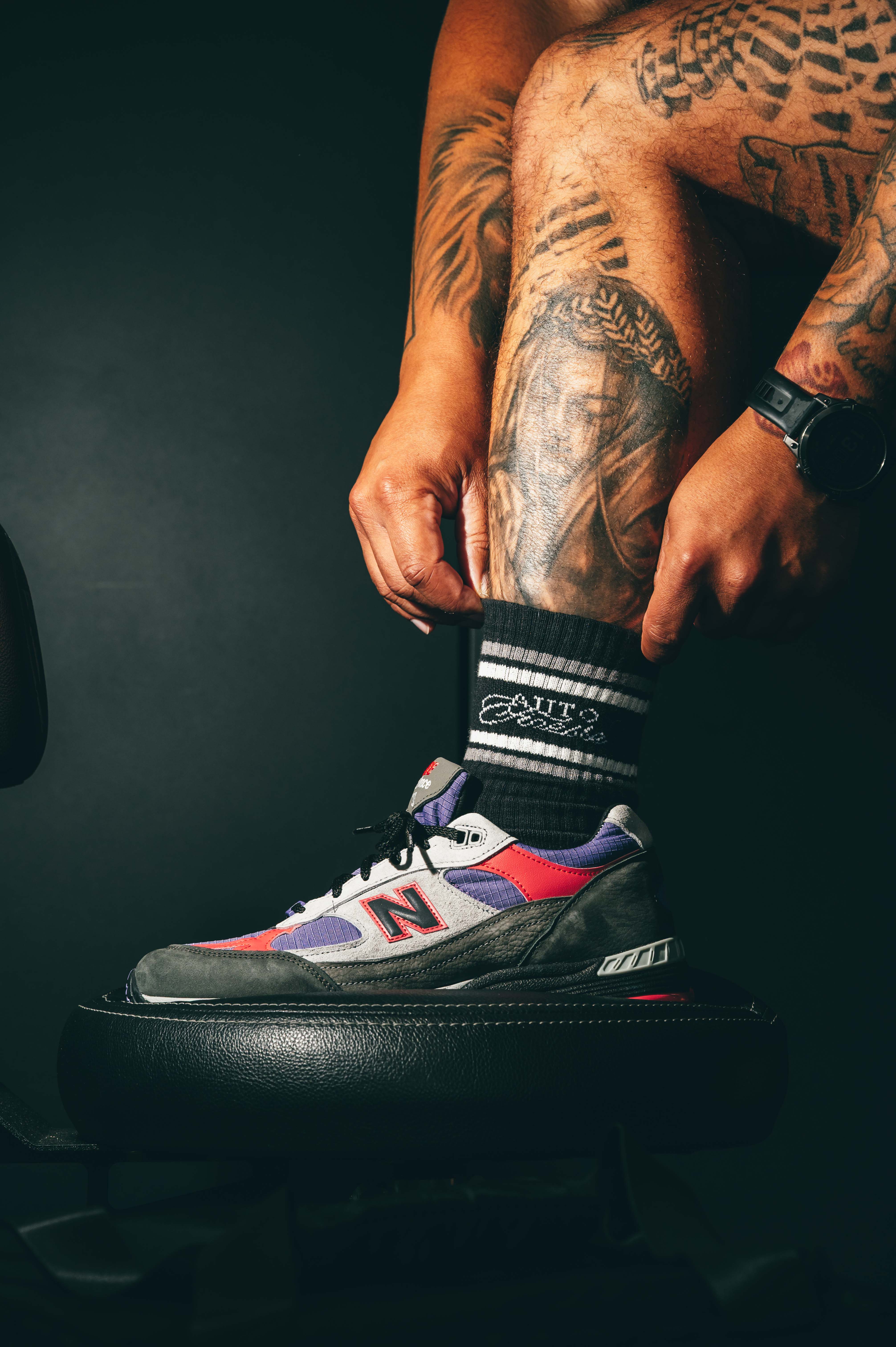 Black Auto Finesse socks with grey stripes – close-up