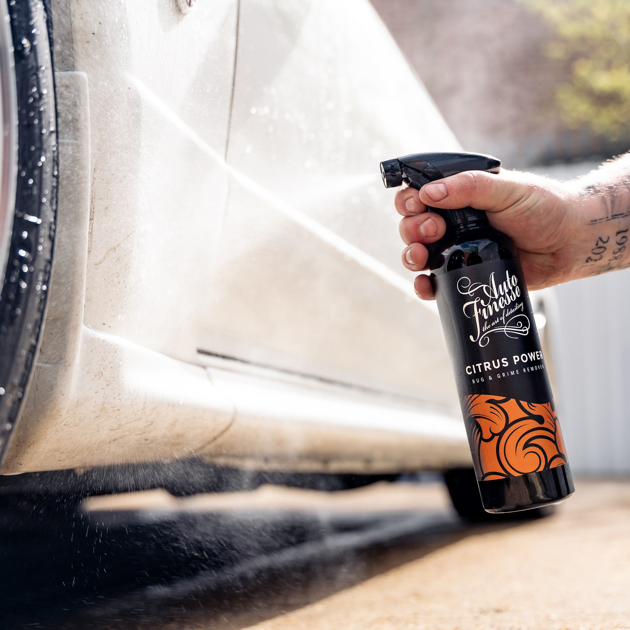 The Signature Kit - Spraying Citrus Power