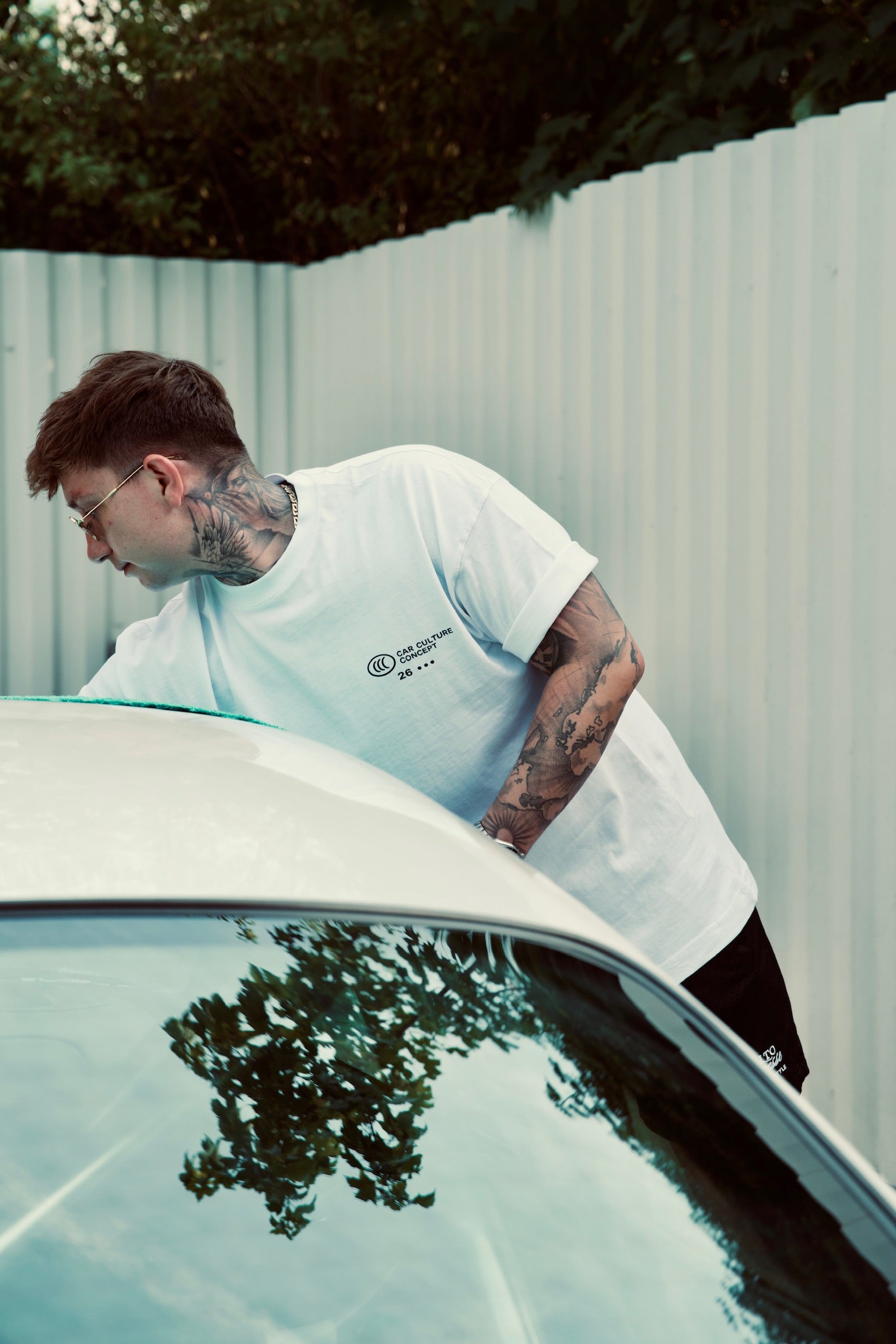Run for the hills - White T