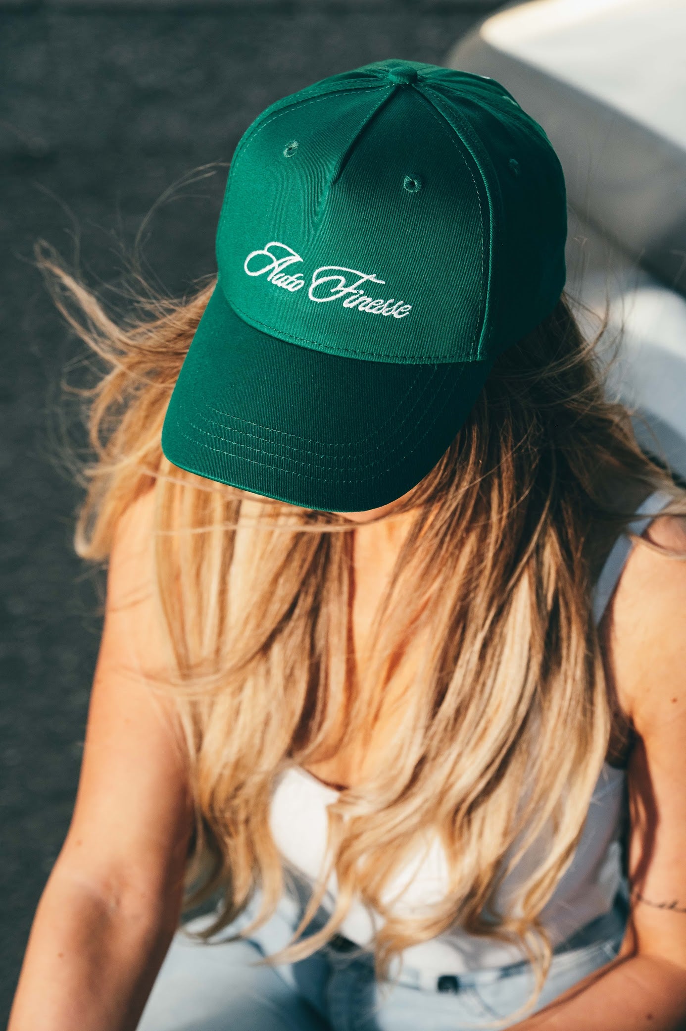 Heritage cap – close-up of white stitched Auto Finesse detailing