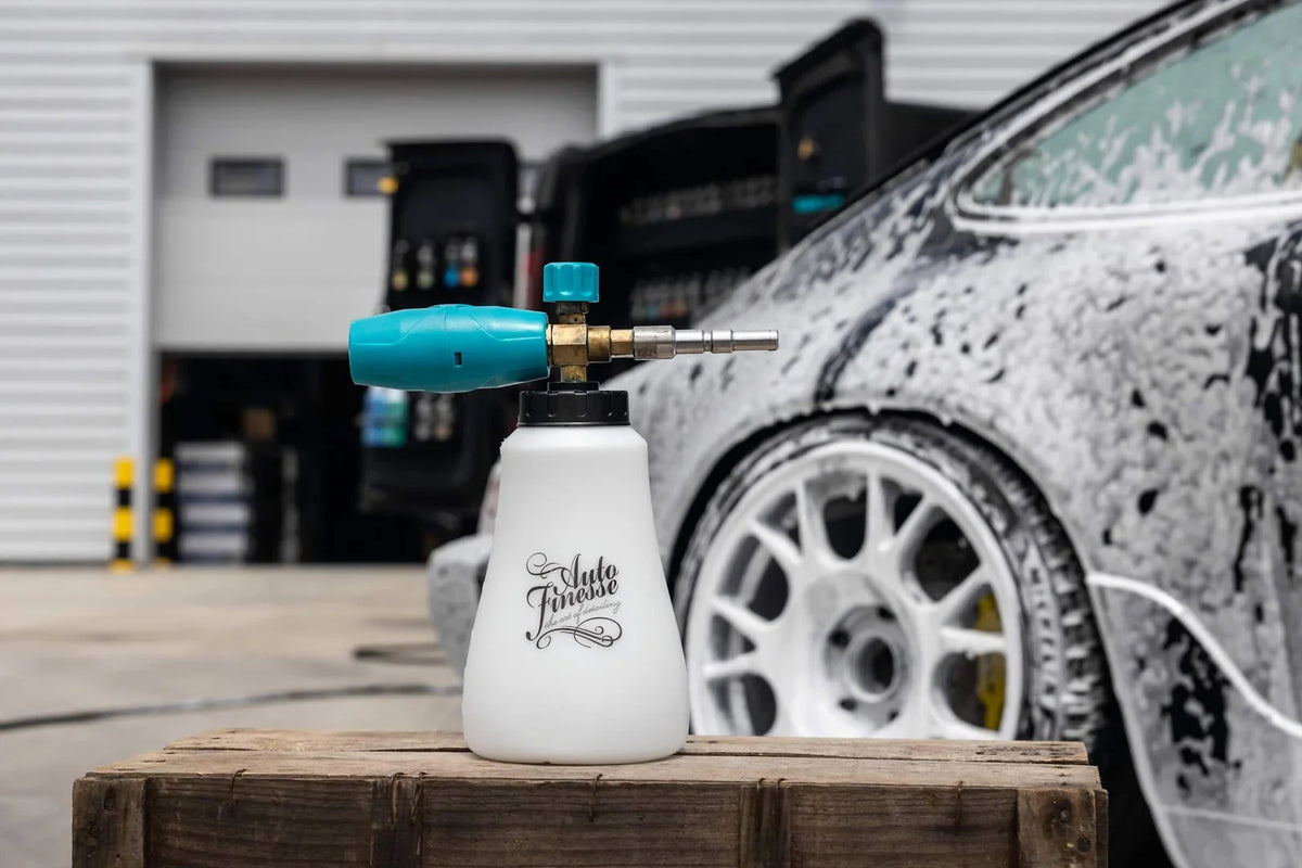 The easiest way to start snow foaming