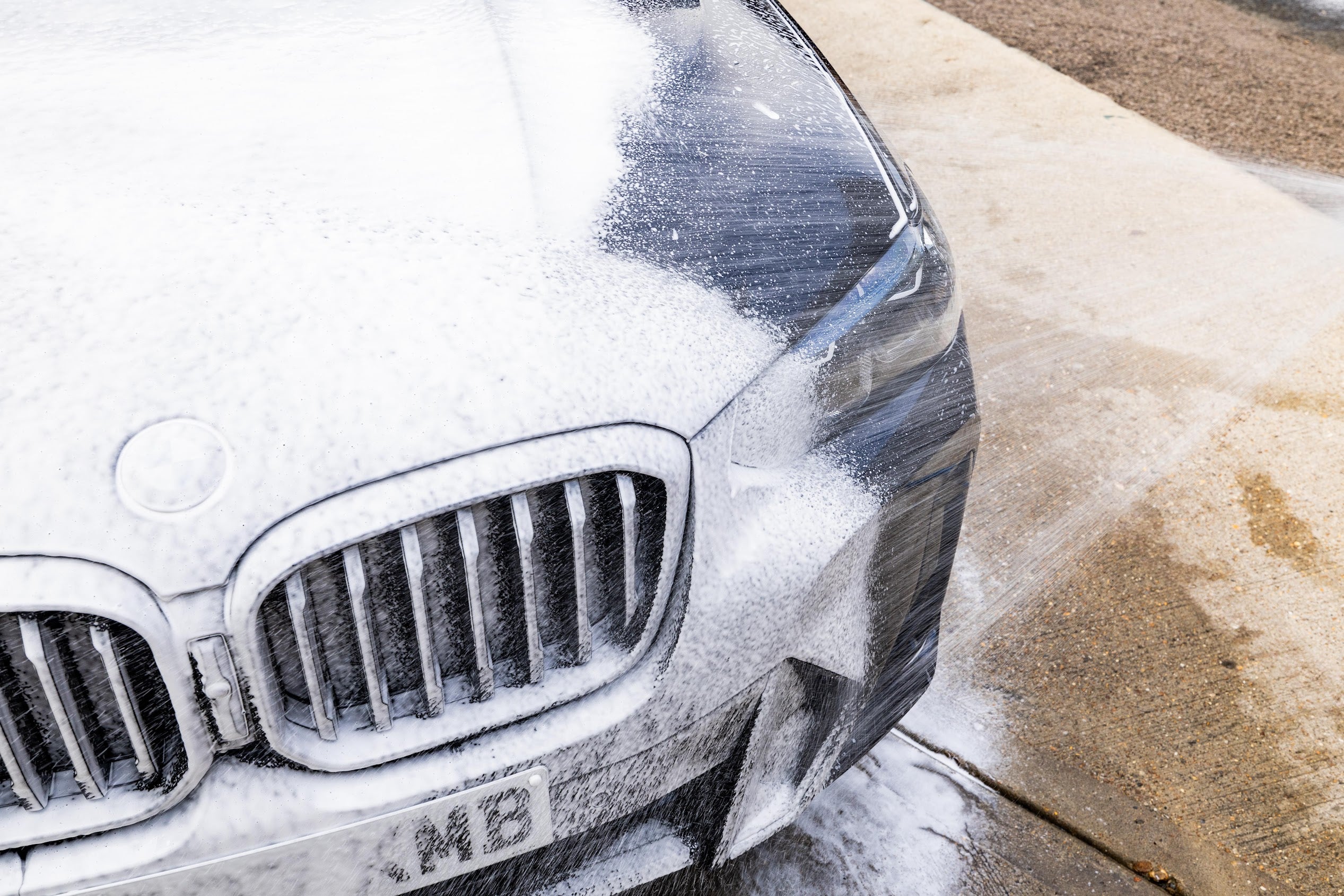 Lavish Ceramic Foam_ Onto Car