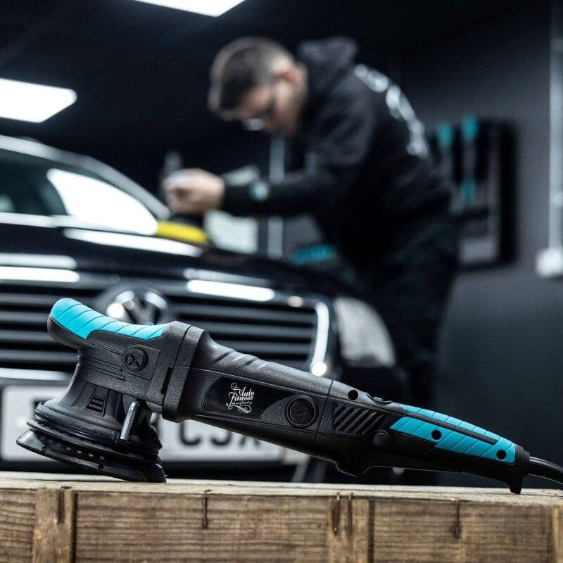 Auto polisher shop