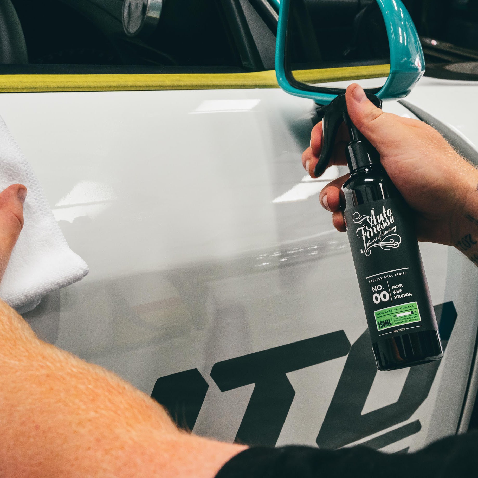 Pro Revitalise Kit No.99_ Spraying Panel Wipe Solution