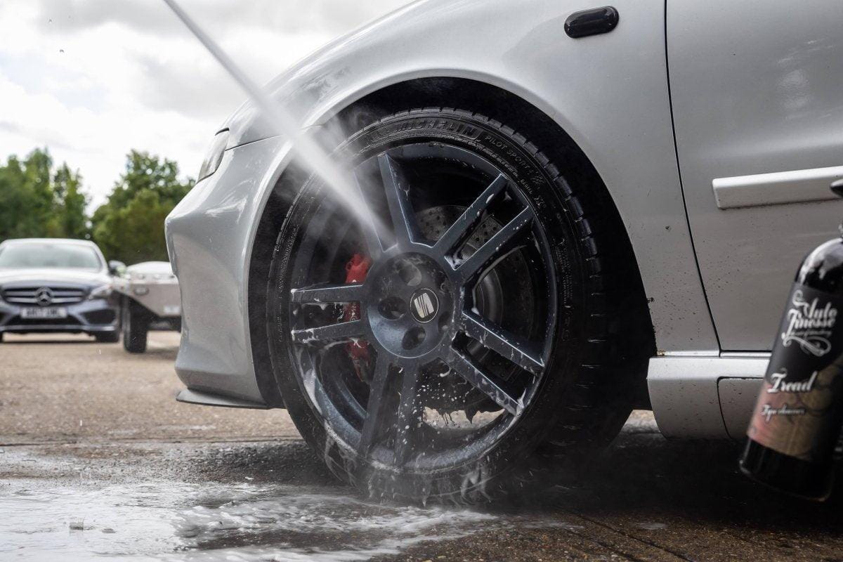 Rubber Scrubber | Professional & Ultimate Tyre Brush